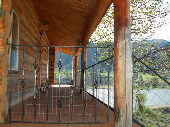 3rd image of 5 Quaking Aspen Dr