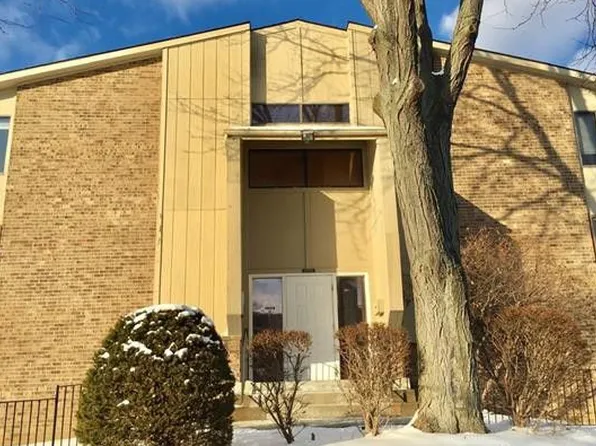 30445 W Forteen Mile Rd, Farmington, MI 48334