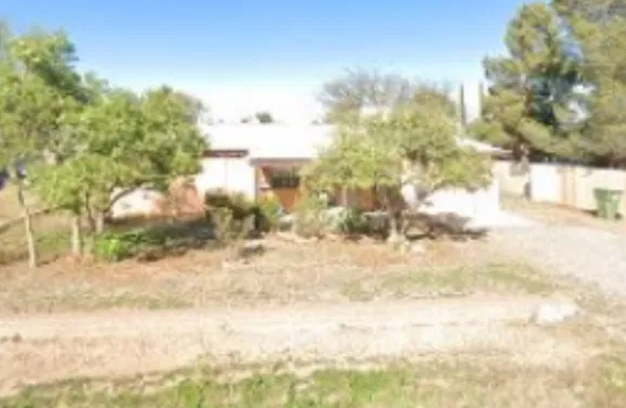 3 bed, 1100 sqft, $1,000 — Photo 1