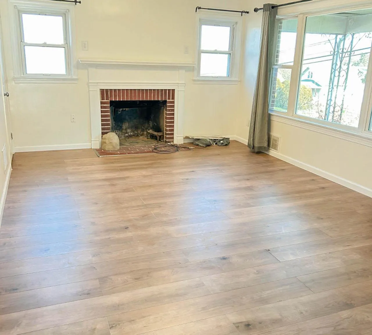 3 bed, 2.5 bath, 1057 sqft, $2,100 — Photo 4