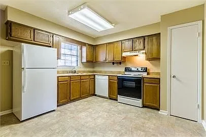 304 W Orange Ave — Photo 5