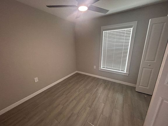5th image of 3804 NE 9th Pl