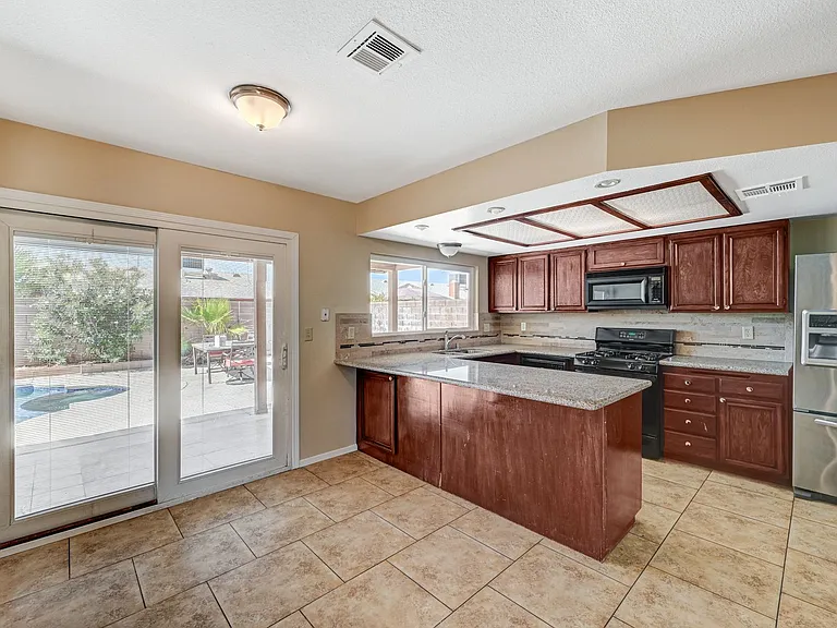 6813 Greydawn Dr — Photo 14