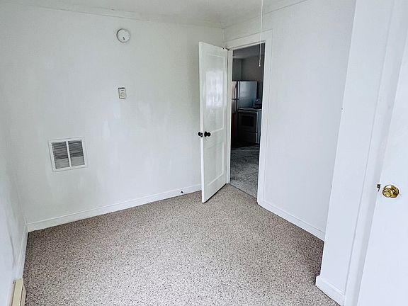 5th image of 31-33 Fern Ave #31A