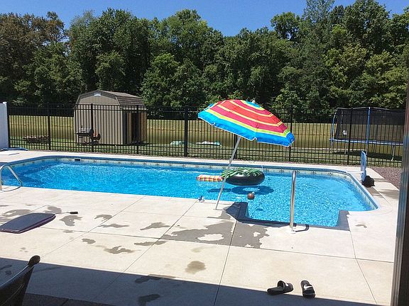 2nd image of 7626 Wisteria Ln