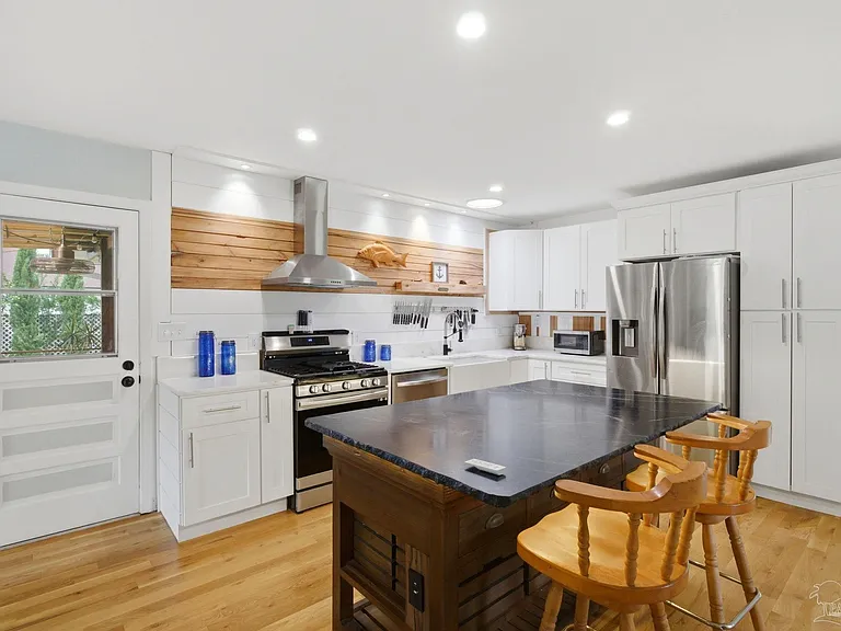 730 Nagel Dr — Photo 6