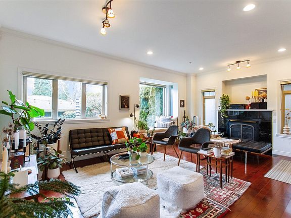 4th image of 3150 Fromme Rd