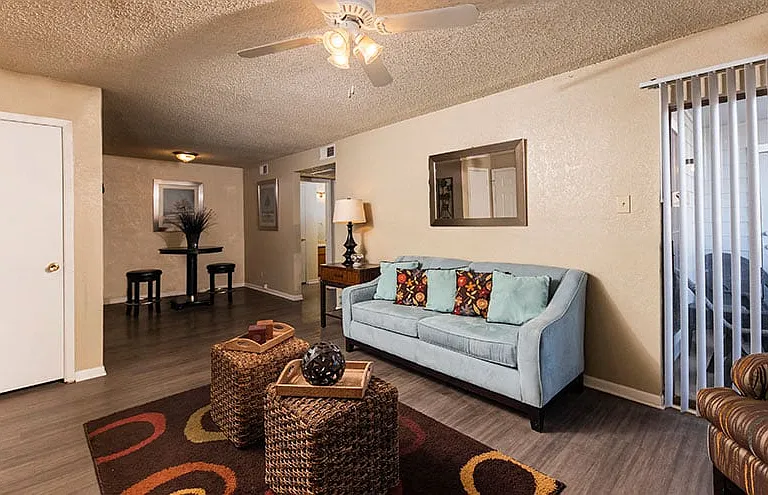Brady Station Apartments — Photo 15