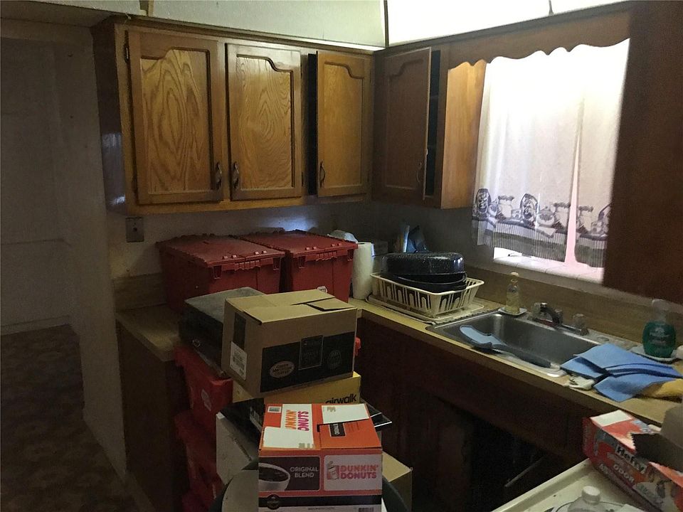 1st image of 211 NW 68th Avenue