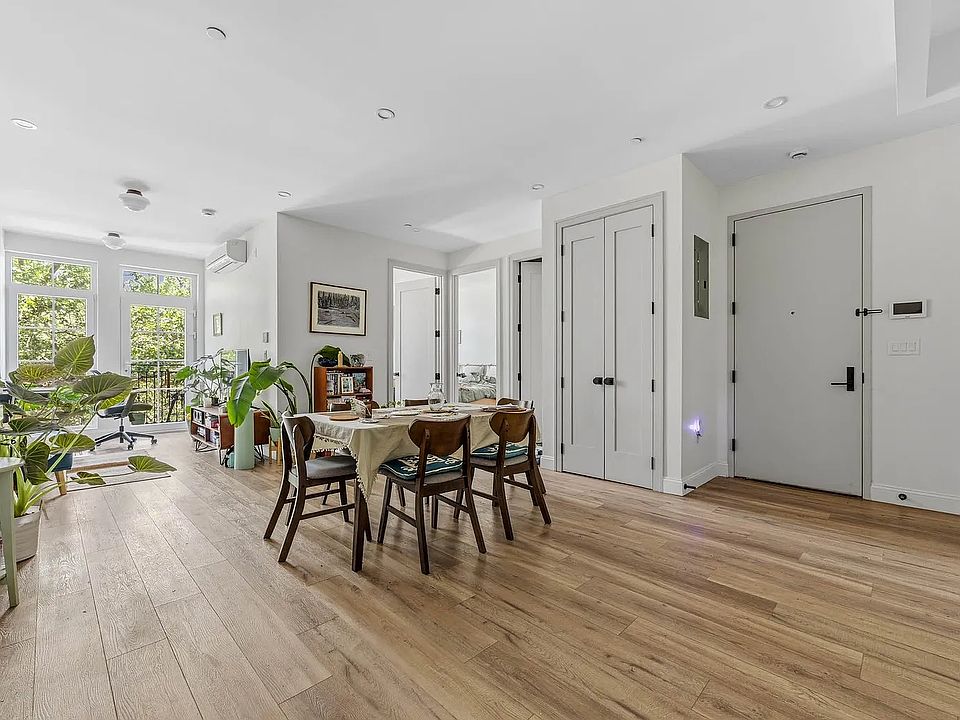 1st image of 270 Sullivan Pl #6D