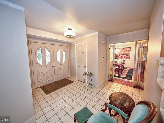 3rd image of 7 Apple Wood Ct