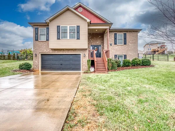 2102 Falling Leaf Dr, Kingsport, TN 37664