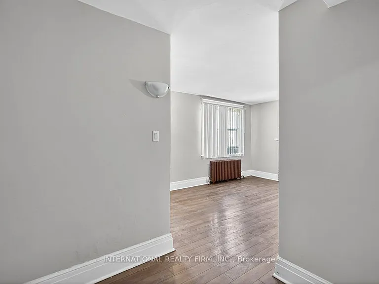 109 Balsam Ave S #4 — Photo 14