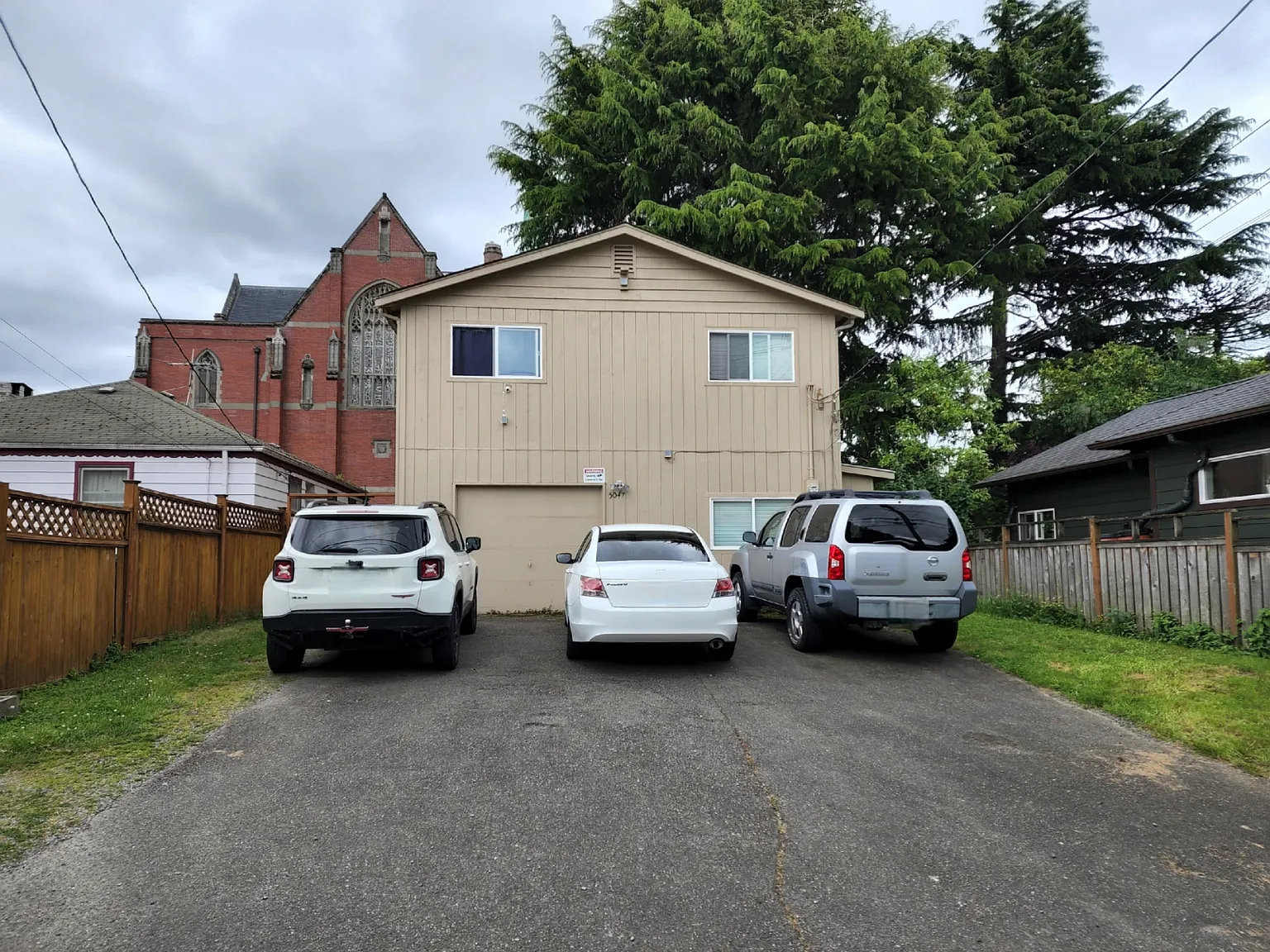 7 bed, 1950 sqft, $4,326 — Photo 2