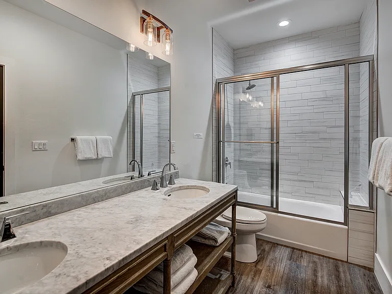 52 Brook St — Photo 16