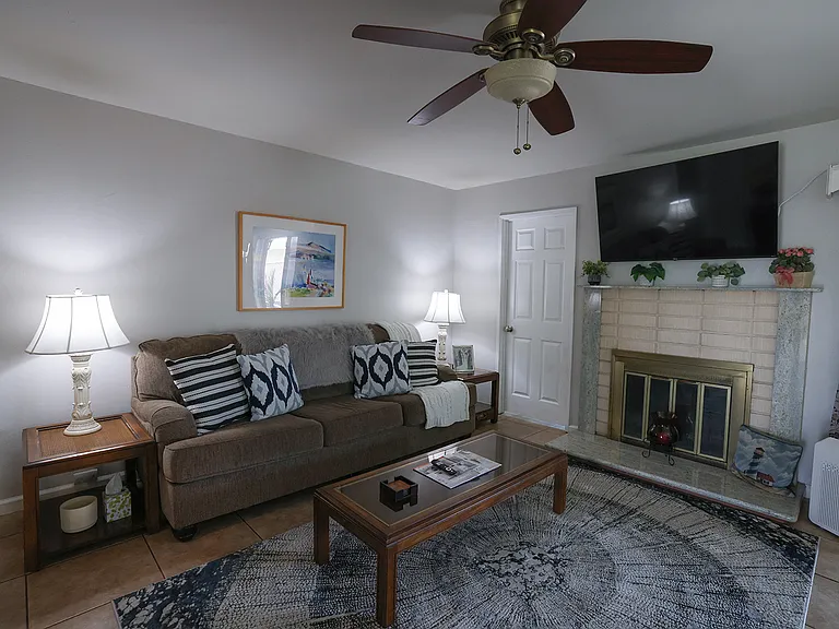 12945 Carriage Rd — Photo 5