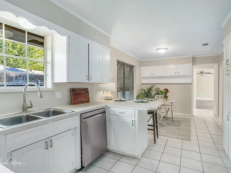 7617 Tampa Way — Photo 6