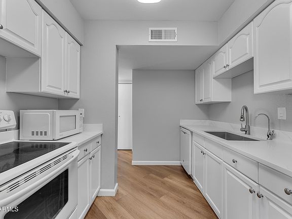 3rd image of 1500 W RIO SALADO Parkway #64