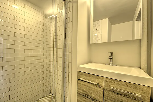 Rented by Bond New York | media 31