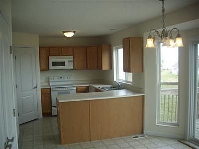 3rd image of 10351 Sharpsburg Dr