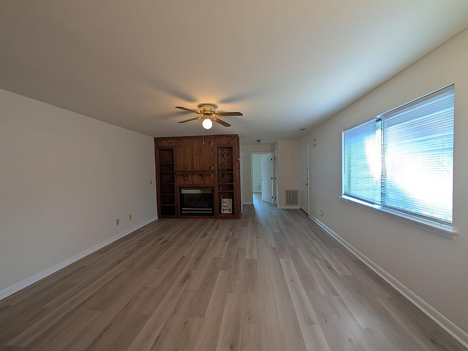 1st image of 386 Summerwalk Cir #1