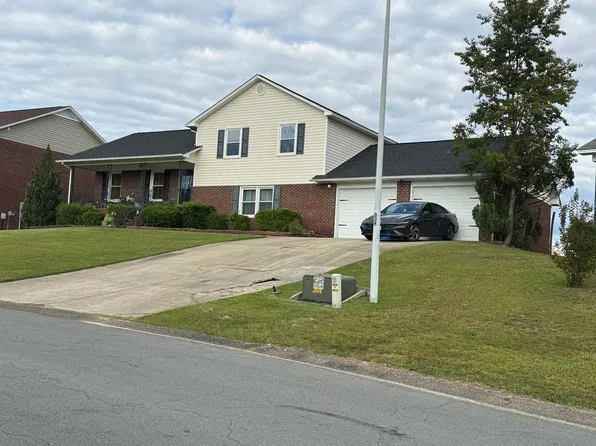 829 Scully Dr, Fayetteville, NC 28314