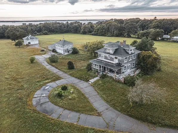 736 & 732 Sconticut Neck Rd, Fairhaven, MA 02719