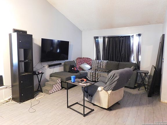 2nd image of 14719 Hillside View