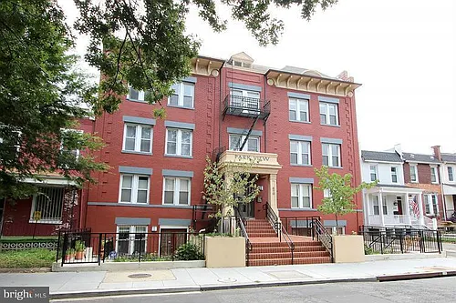 610 Irving St NW Photo 1