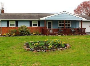 222 Walnut Hill Rd, Millersville, PA 17551