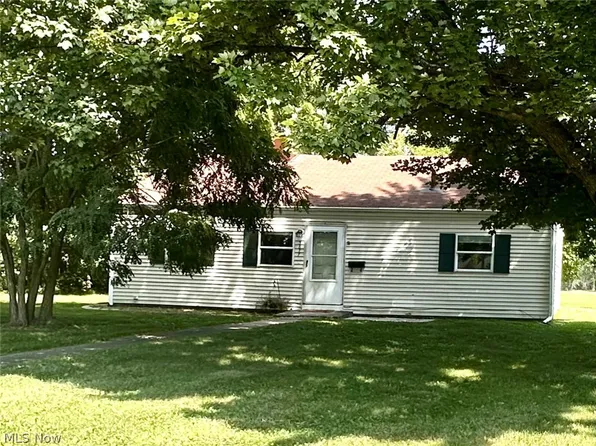 3877 Tacoma Ave, Lorain, OH 44055
