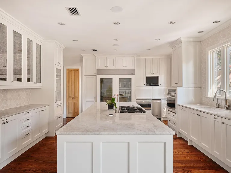 2701 Scenic Dr — Photo 14
