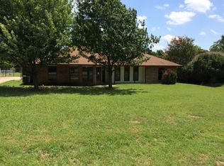 280 Oakwood Dr, Lancaster, TX 75146
