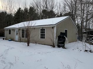 25 Matthews Ave, Vassalboro, ME 04989