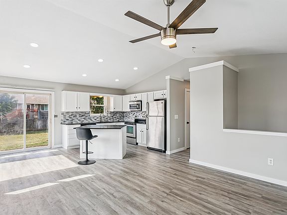4th image of 2313 E Spring Hill Dr