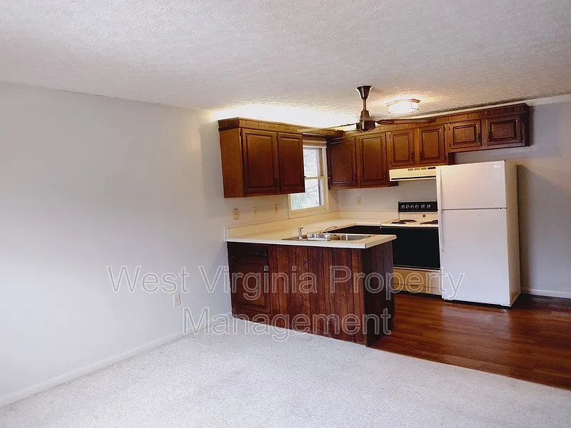 Building Photo - 184 Wyndale Dr #23