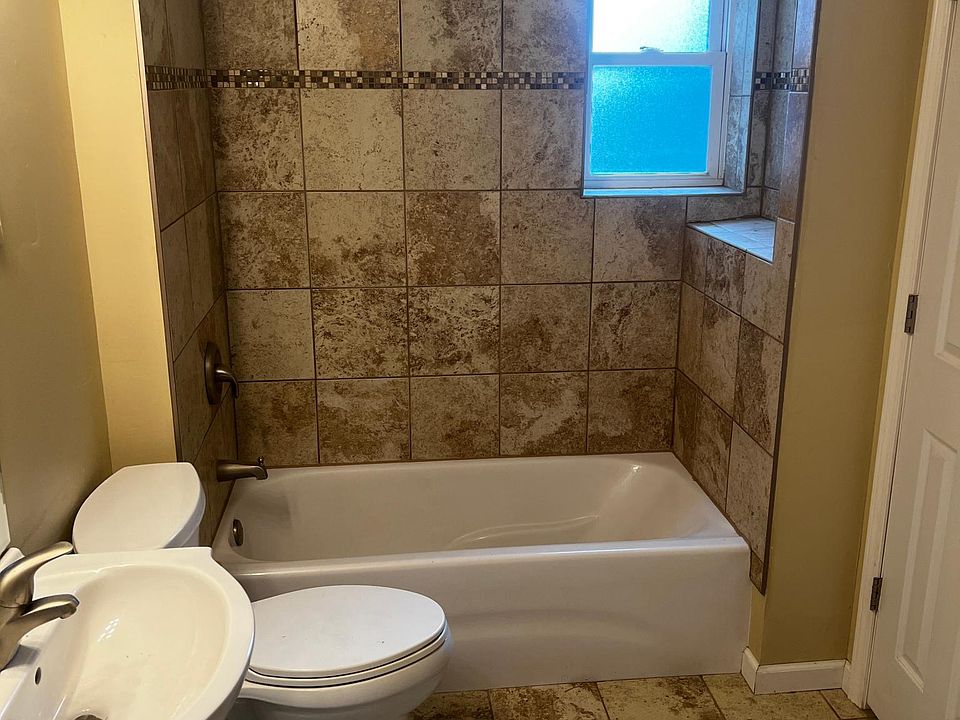 1st image of 6904 Waldemar Ave