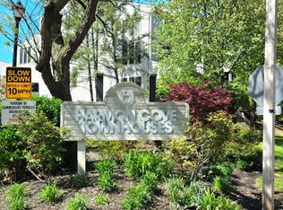 804 Spinnaker Ct, Secaucus, NJ 07094