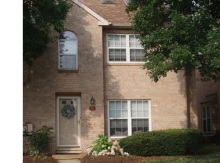 10 Rampart Dr, Wayne, PA 19087