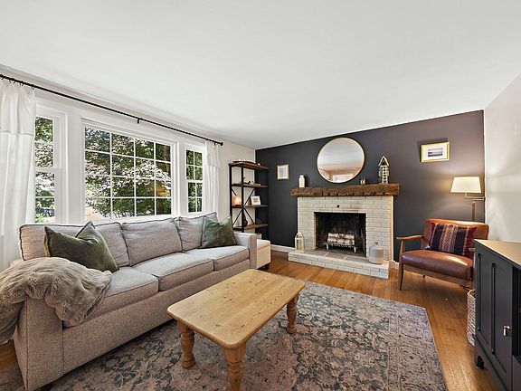 3rd image of 75 Oak St