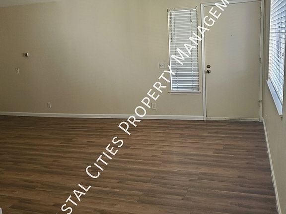 5th image of 2429 College Ln #1