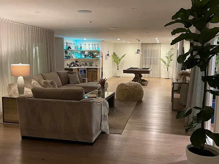 9150 Zelzah Ave — Photo 21