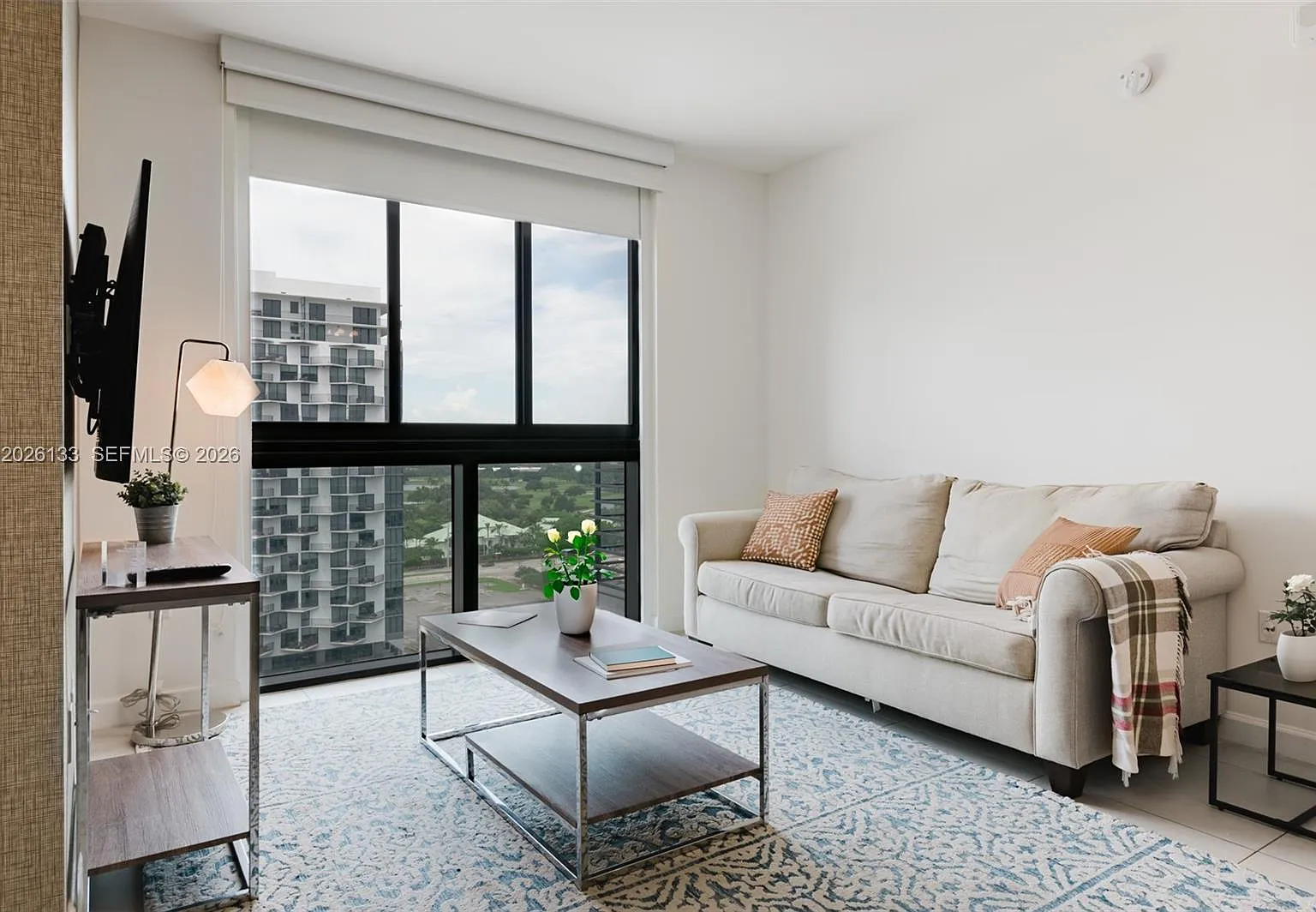 5350 Park Condo — Photo 3