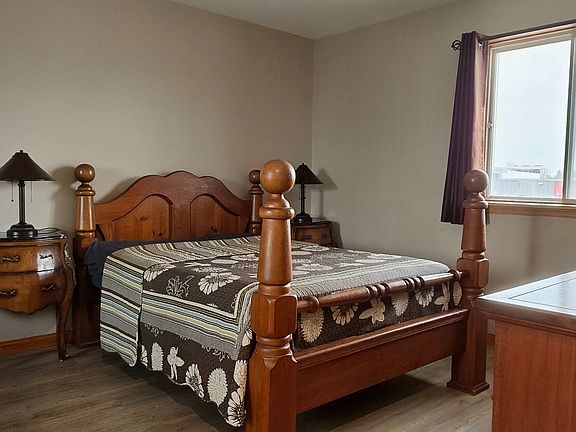 5th image of 1024 Division St #2