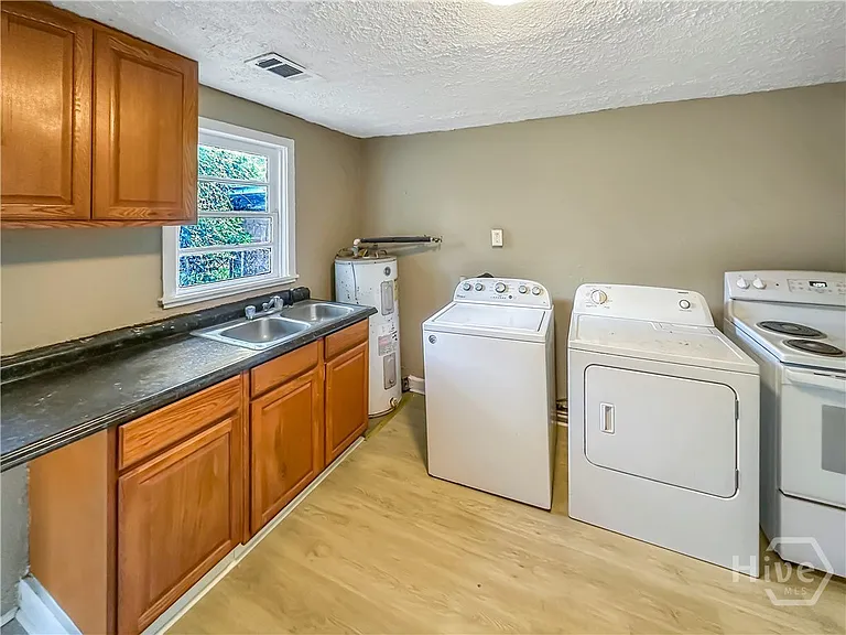 1204 Murphy Ave — Photo 6
