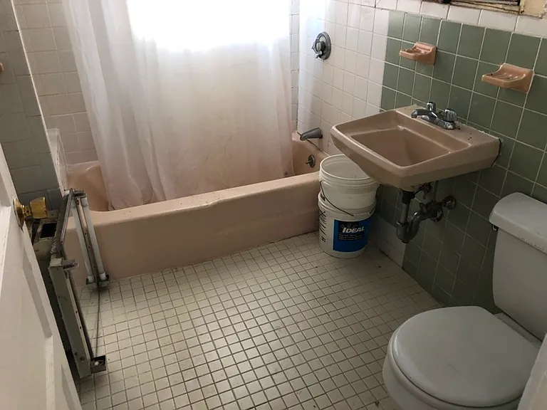 329 Malden St — Photo 11