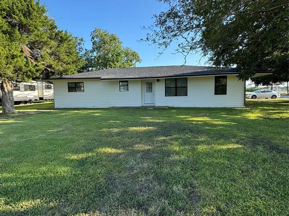 201 E Austin Ave, Palacios, TX 77465