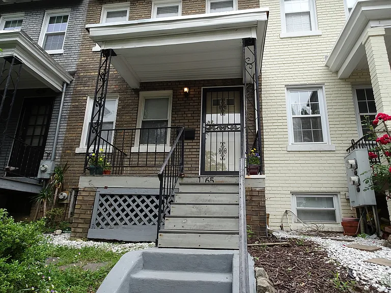 1165 Abbey Pl NE — Photo 3