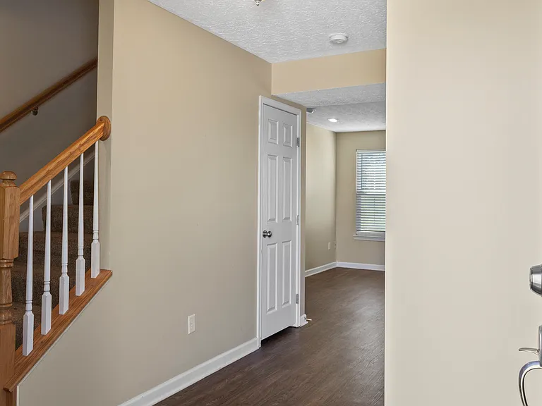 246 Parrott Ct — Photo 6