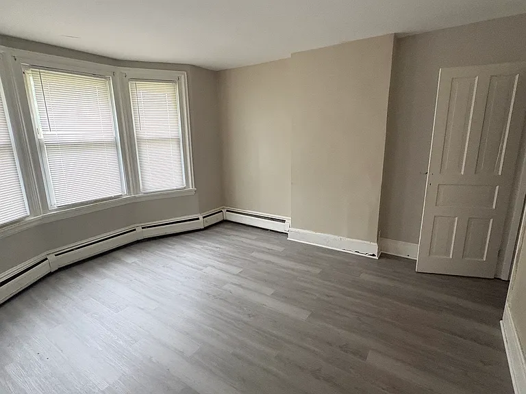 214 N Enola Dr — Photo 2
